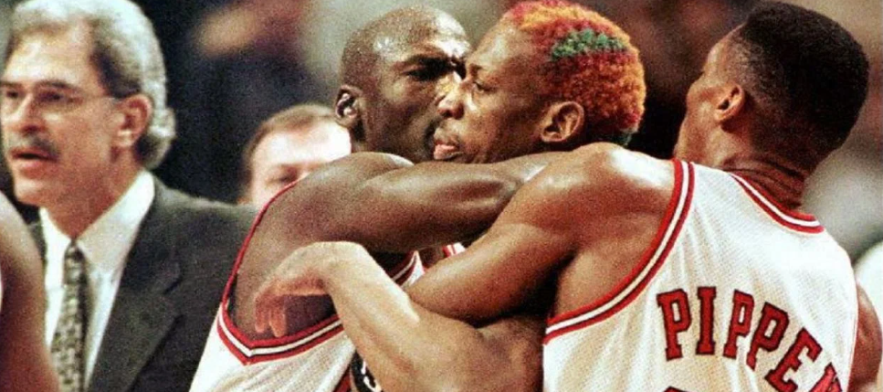 Jordan and Pippen team up to stop Rodman’s break with O’Neal