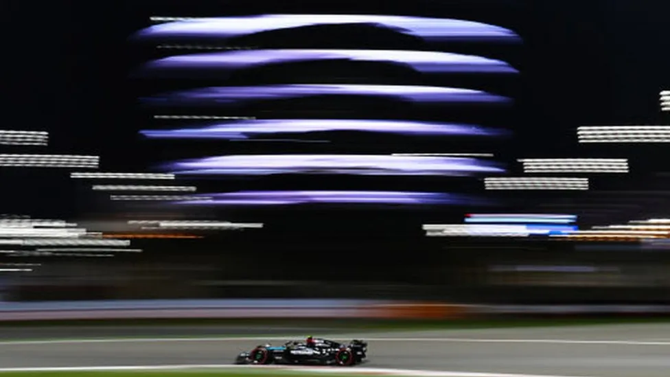 Lewis Hamilton tops Bahrain Grand Prix second practice